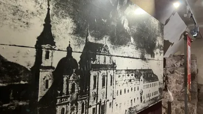 Vzácná relikvie a další exponáty z historie františkánského řádu. Diecézní muzeum otevírá novou výstavu v kryptě katedrály